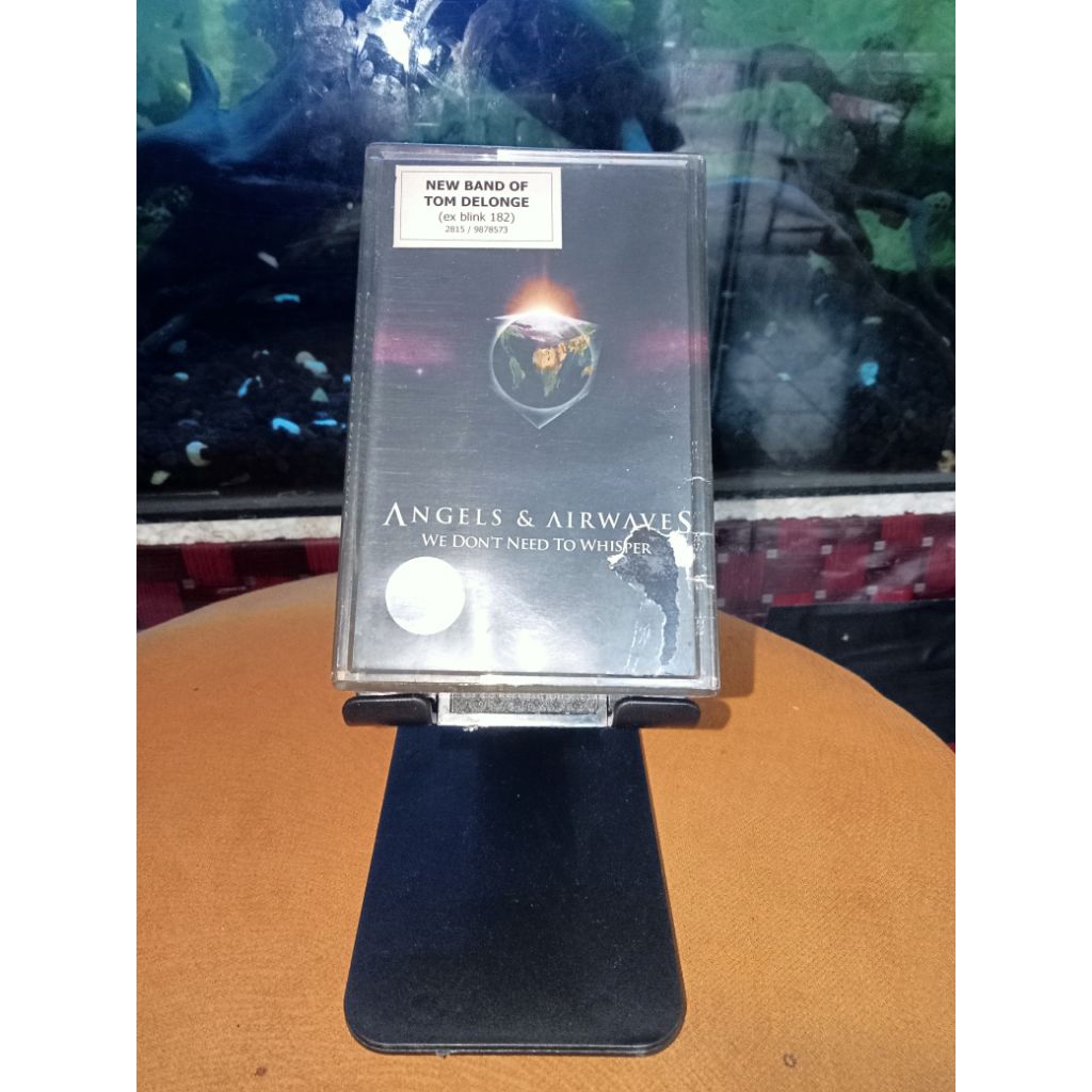 kaset pita 1 album band ANGELS and airwaves
