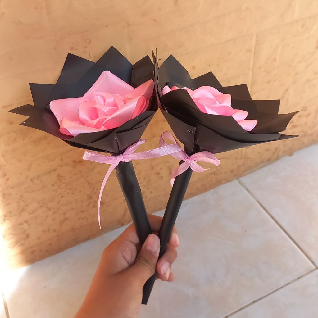 BUKET BUNGA SATIN 1 tangkai