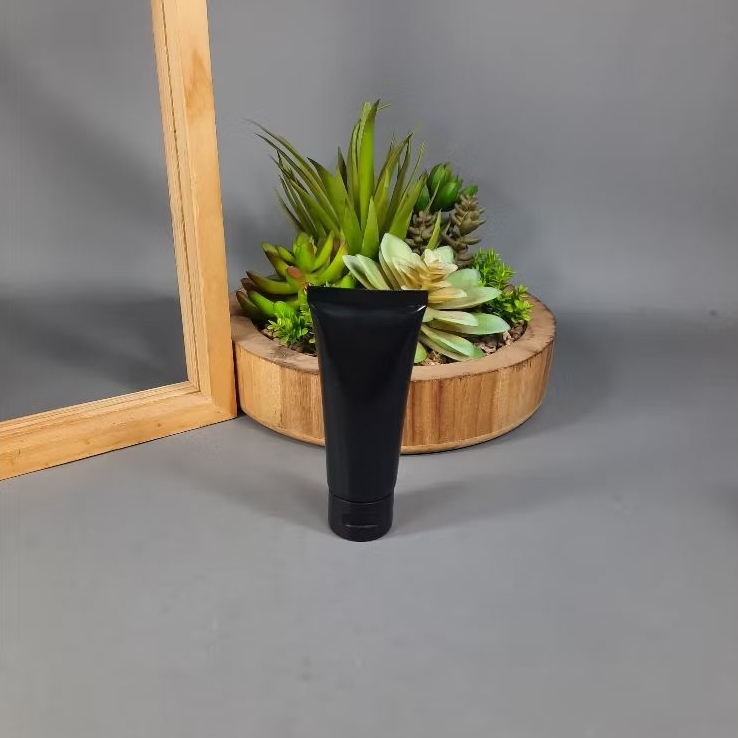 Botol Tube 40 Ml Hitam / Botol Tube Fliptop 40 Ml / Botol Tube Kosmetik 40 Ml