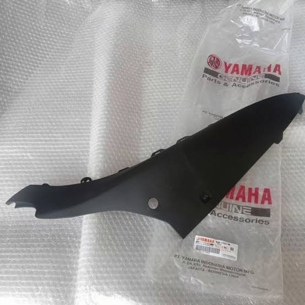 Cover footrest sirip Kanan Grand Filano ori YGP BJM-F7423-00