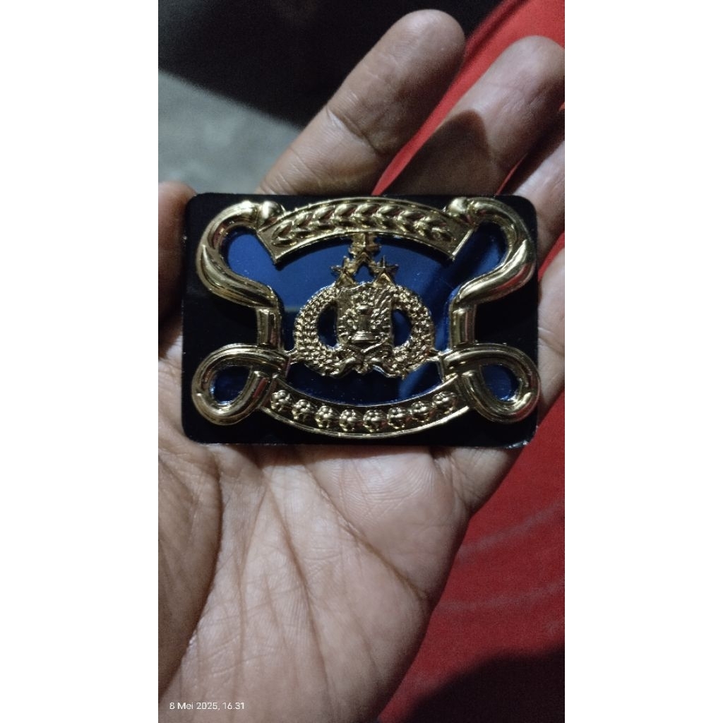 Emblem Baret Provost Polri