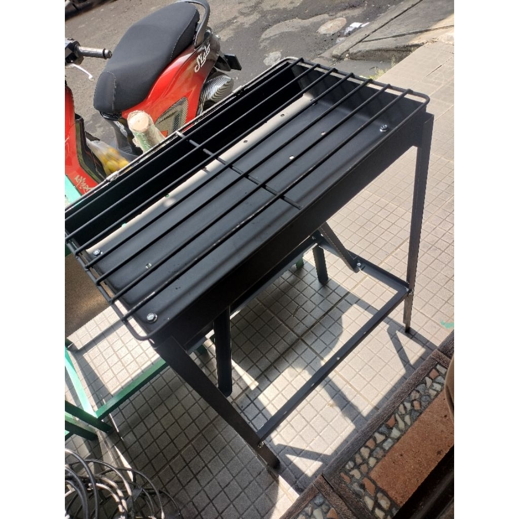 stand panggangan Bakaran sate berdiri bahan plat besi
