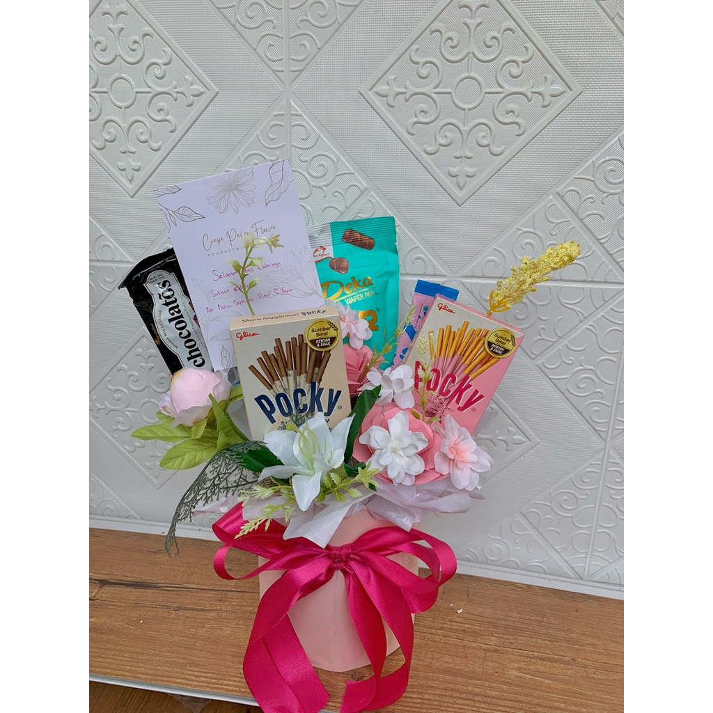 

bloom box / buket snack / buket jajan/ buket wisuda / buket bunga