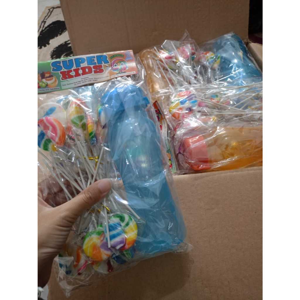 

PERMEN LOLIPOP PELANGI SUPER KIDS 1 KARTON BERHADIAH BOTOL MINUM (Langsung dari pabriknya)