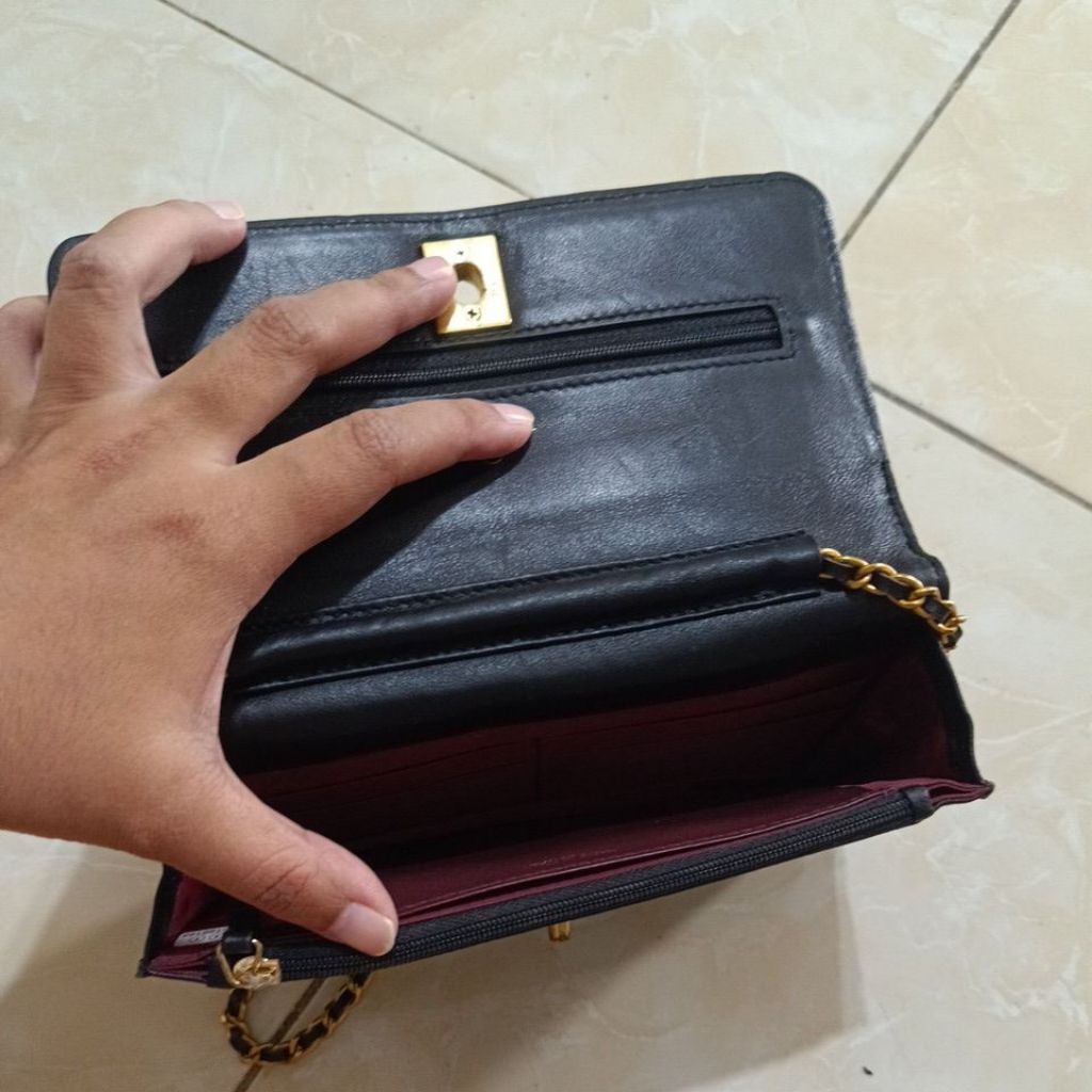 Sling hitam mini kulit asli preloved