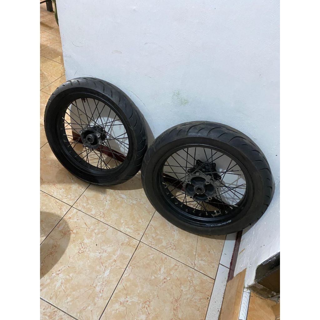 Satu Set Velg Supermoto/Velg Cacing Honda CRF 150L