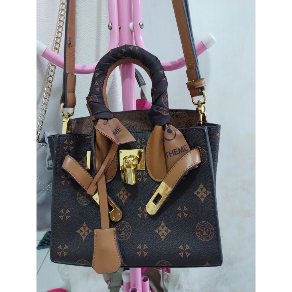 preloved slingbag HUER EYE THEME