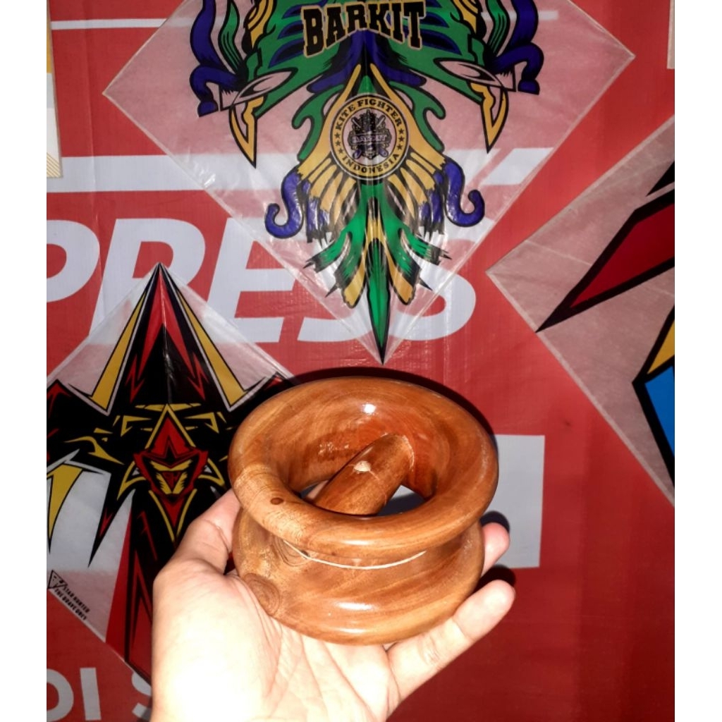 Bladu Palet Layangan Kayu Mahoni Warna