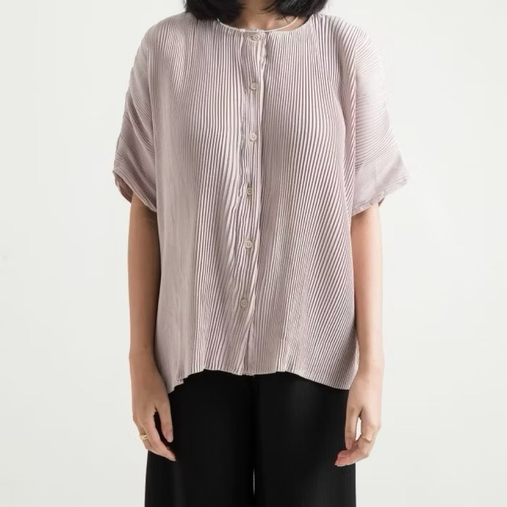 Preloved LIPAT TheGoodsDept Short Sleeve Pleats Blouse Anise