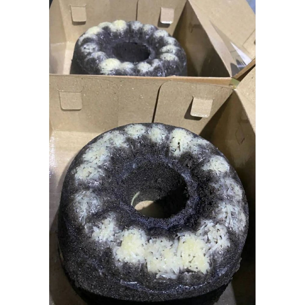 

Bolu ketan hitam keju Lumer