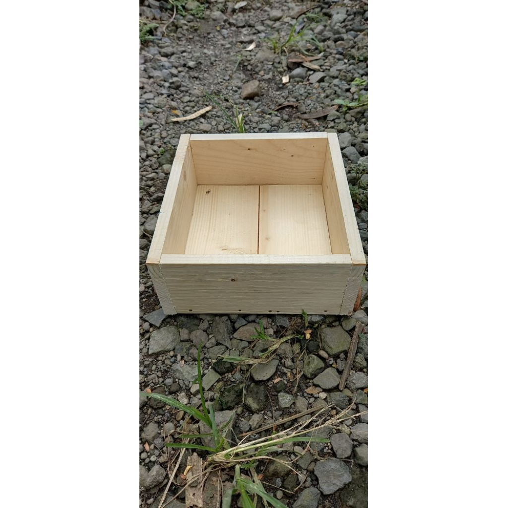 Tempat Ayam Bertelur/Nest Box