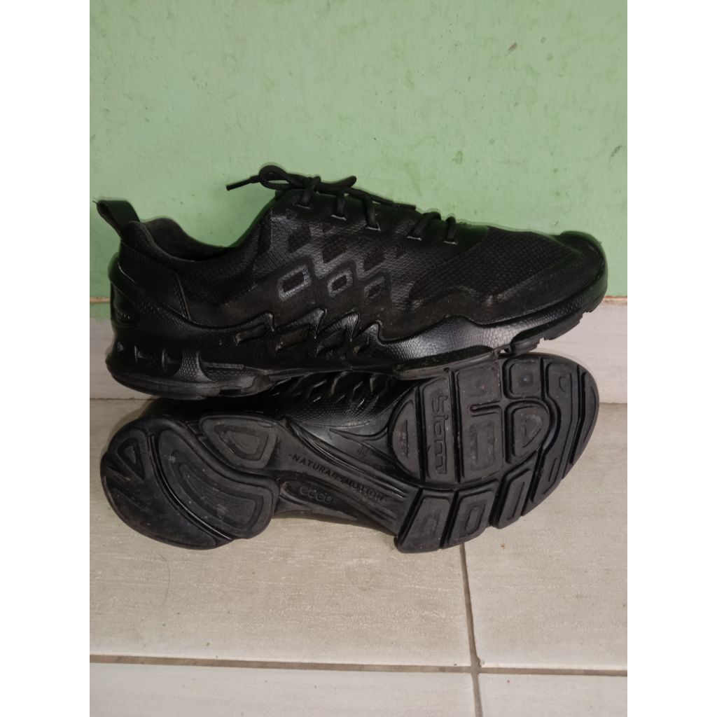 sepatu casual ecco second