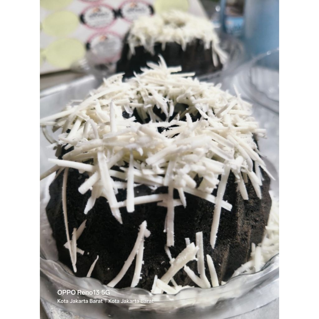 

Bolu ketan hitam keju lumer
