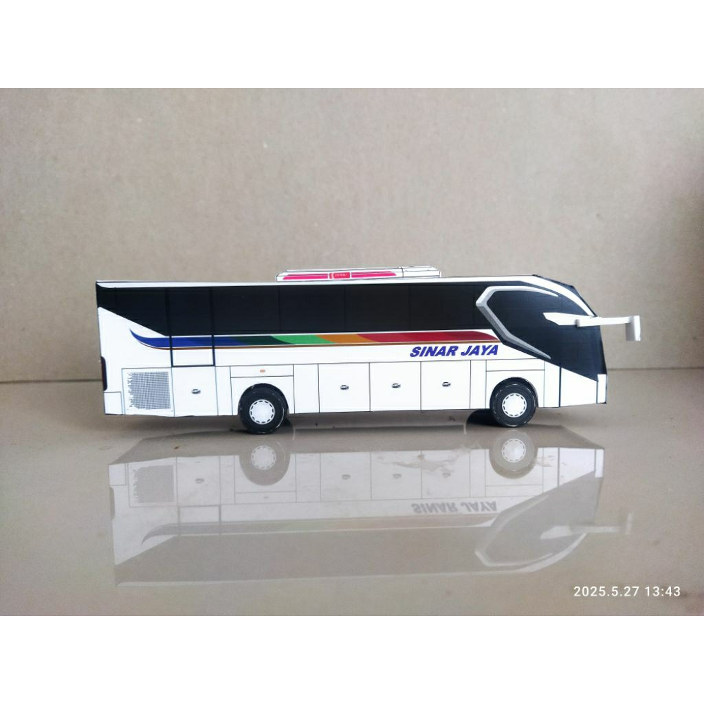 Miniatur Bus Sinar Jaya Skylander