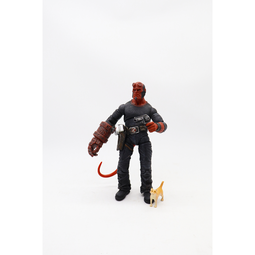 Neca Hellboy Revolver Gun With Cat Beer