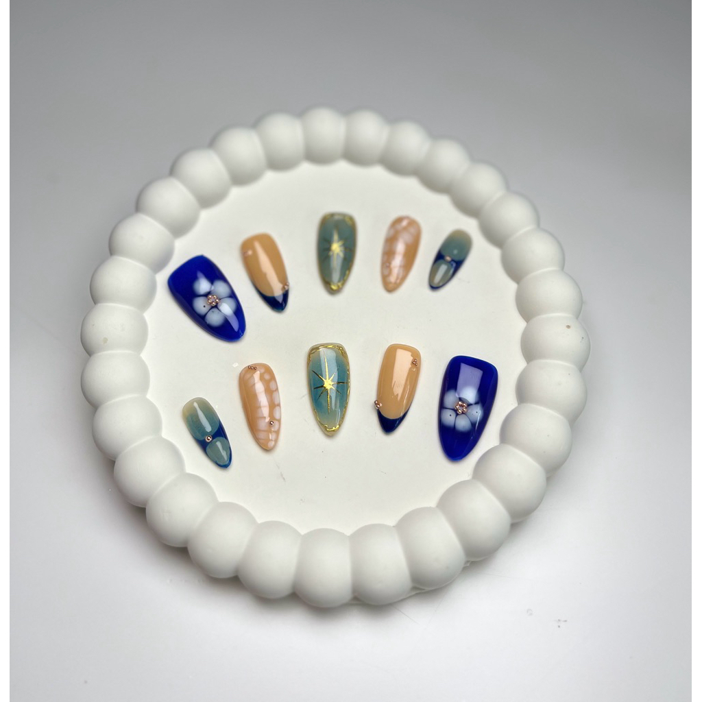 PRESS ON NAILS