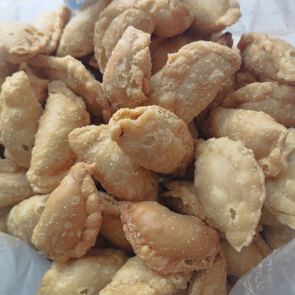 

Pastel Abon Kering | Camilan Pastel Kering Isi Abon Ayam | Aneka Camilan dan Snack Onlina Jogja