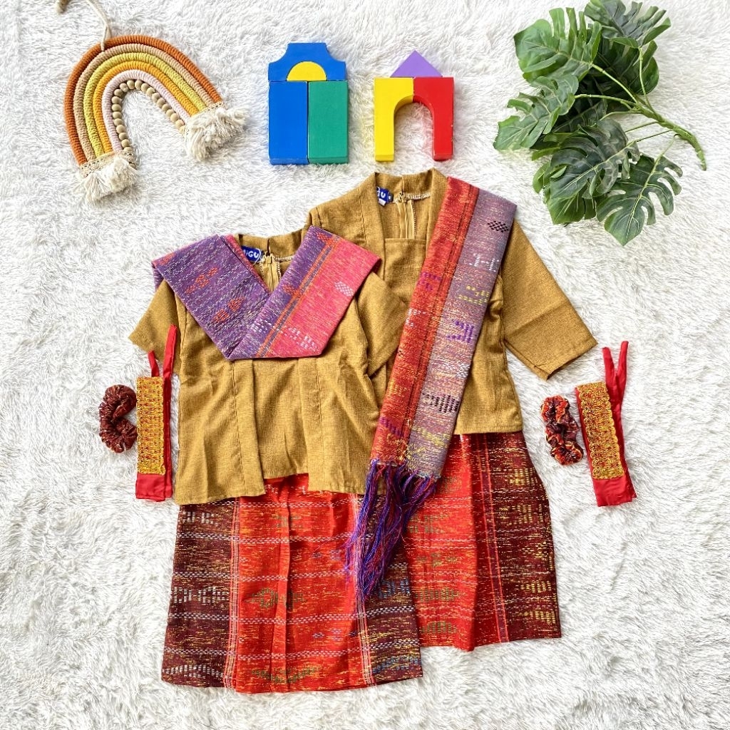 Esther Setelan Kebaya Kutubaru Batik Anak Batak Toba Mustard Kain Ulos Songket Merah Free Selendang