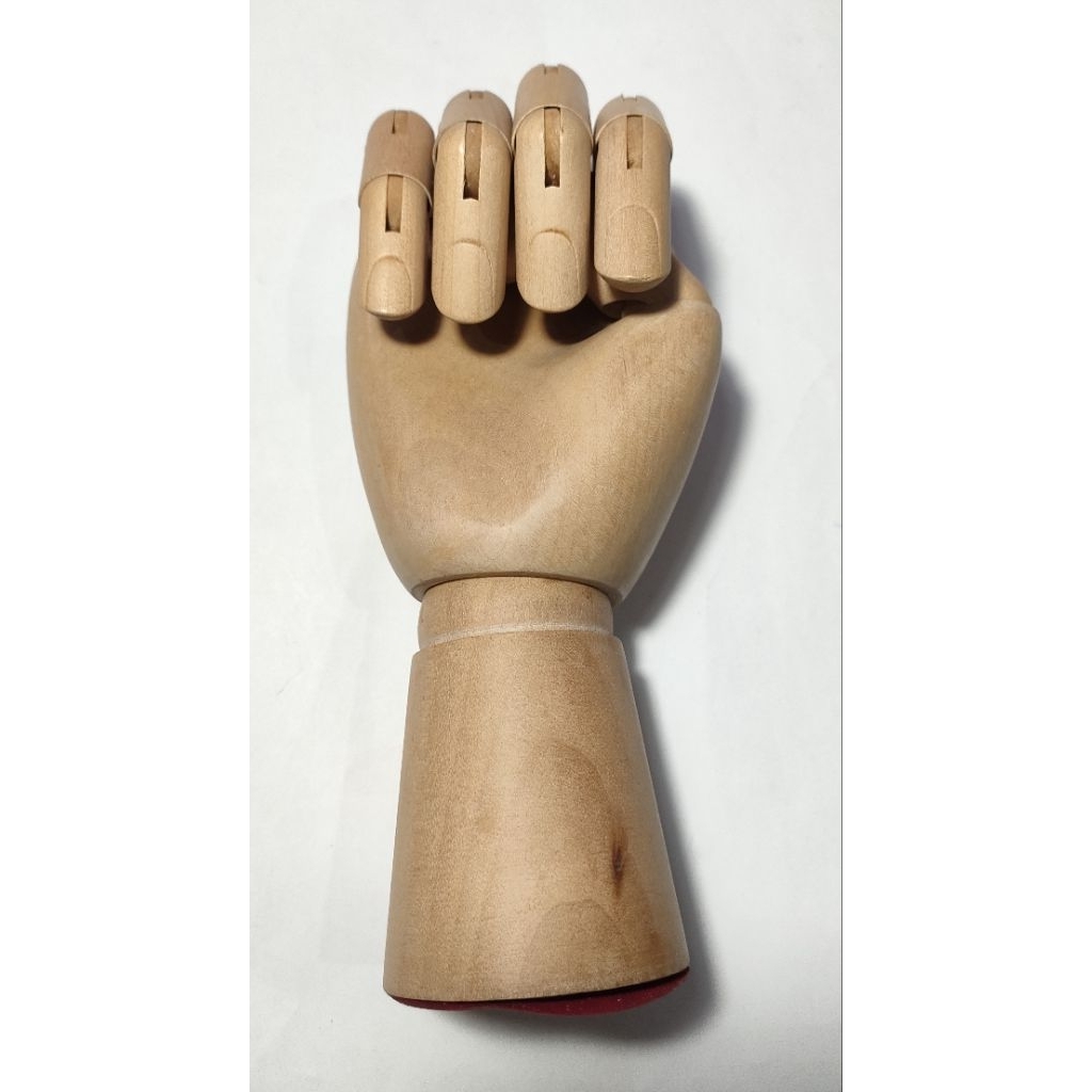 

manikin tangan kiri wanita