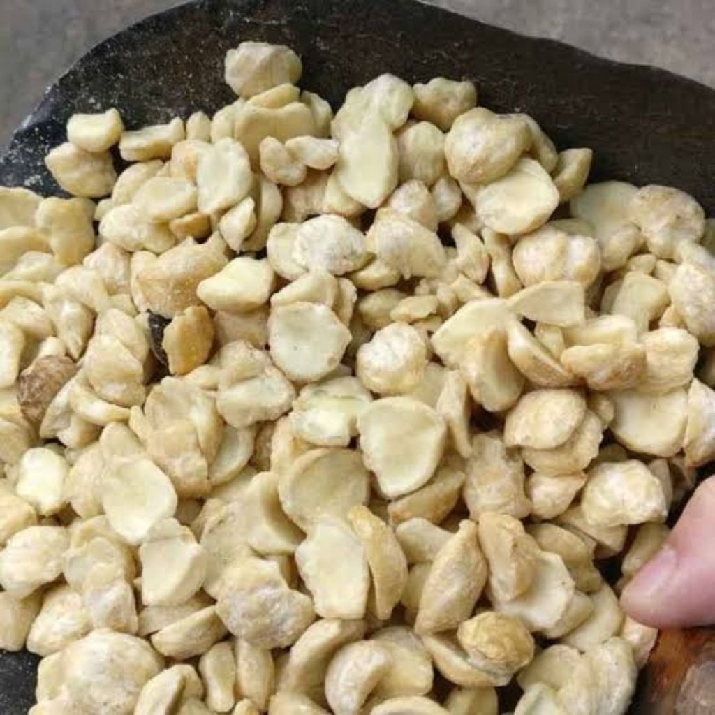 

kemiri pecah 1 bgks 100 gram 250 gram