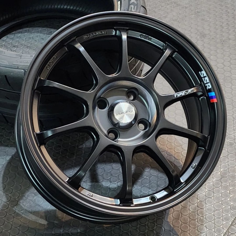 ssr type f R16x7 H4x100 et 40 black Velg Racing Mobil