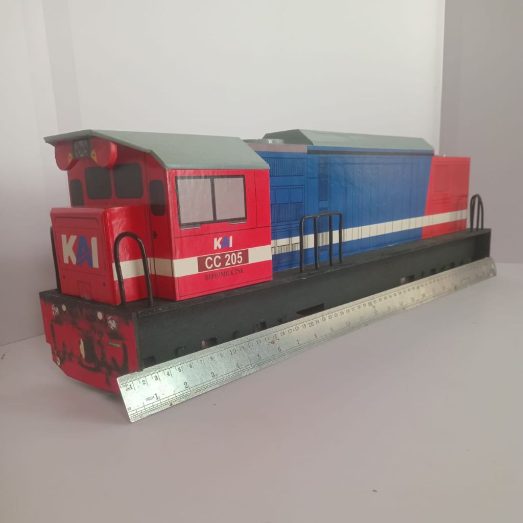 Mainan Lokomotif cc205 jumbo
