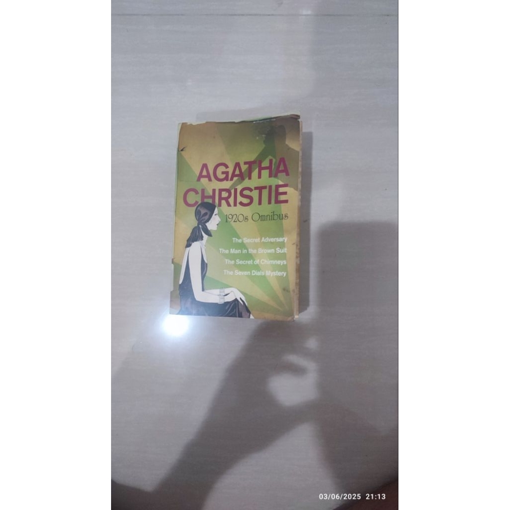 Agatha Christie - Agatha Christie - 1920's Omnibus (English) 4 Stories in 1 Book