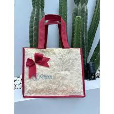 

GOODIE BAG Tas Hajatan motif Embos Pita 22x22 Cm / Tas Nasi Box / Tas Spunbond / Tas Belanja