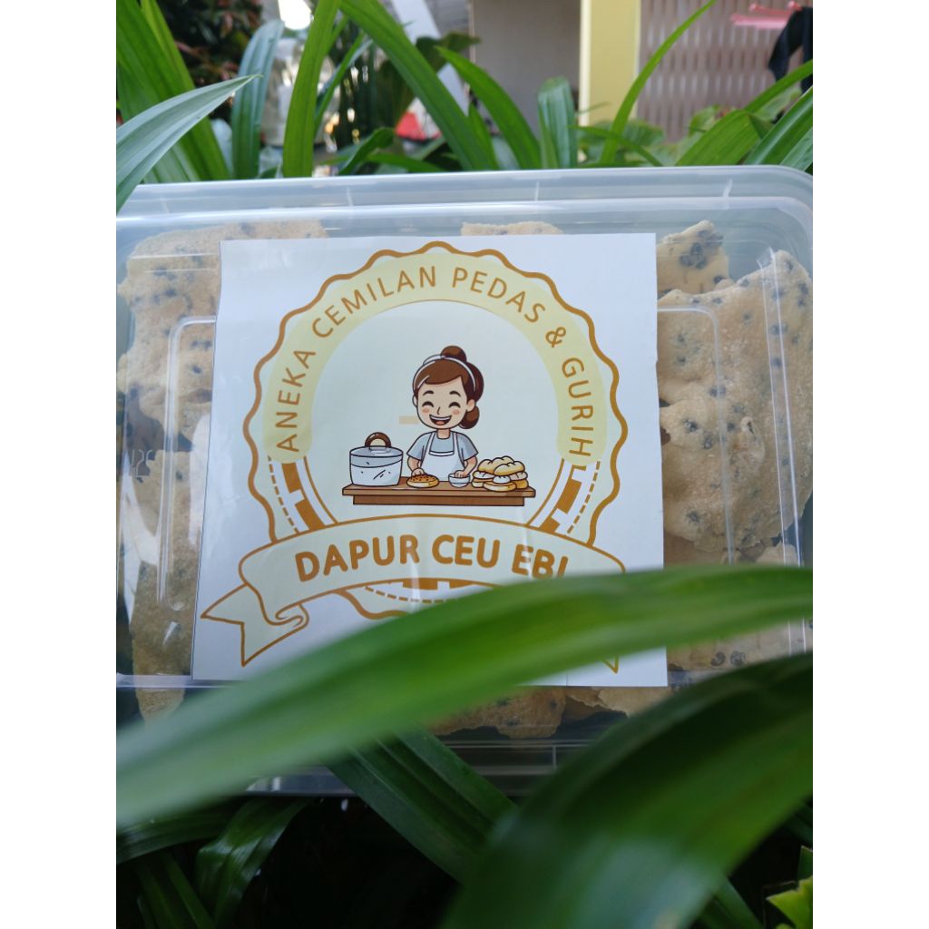 

Rempeyek Kacang Kedelai hitam by Dapoer ceu Ebi kemasan thinwall 3000ml