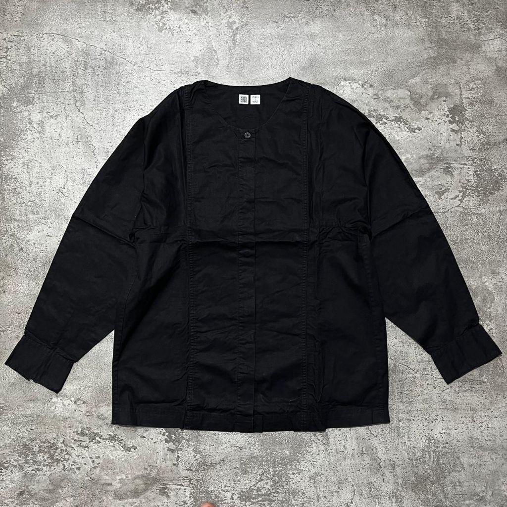 blouse uniqlo hitam pekat Size s