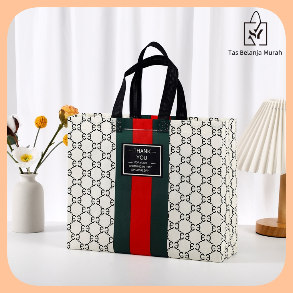 

Tas Kado Jumbo Paper Bag Motif untuk Souvenir dan Goodie Bag (Aceh)Goodie bag-Tas Belanja tas Jinjing tas spunbond tas souvenir premium tebal dan kuat/Terlaris lipat jumbo/ waterproof/shopping bag Tas Belanja Murah Karakter Kartun-A58