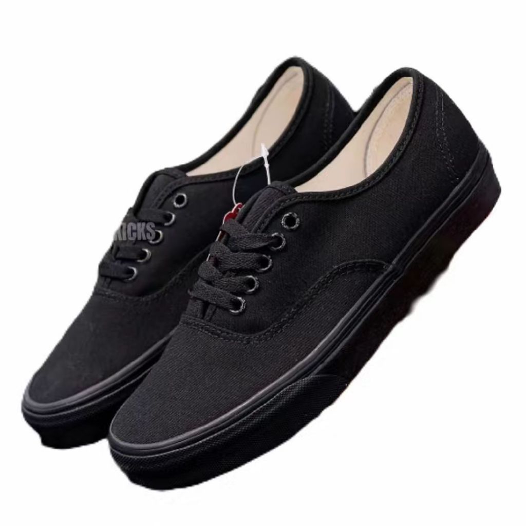 Sepatu Sneakers Vans1 Full Black Pria Wanita Berkualitas
