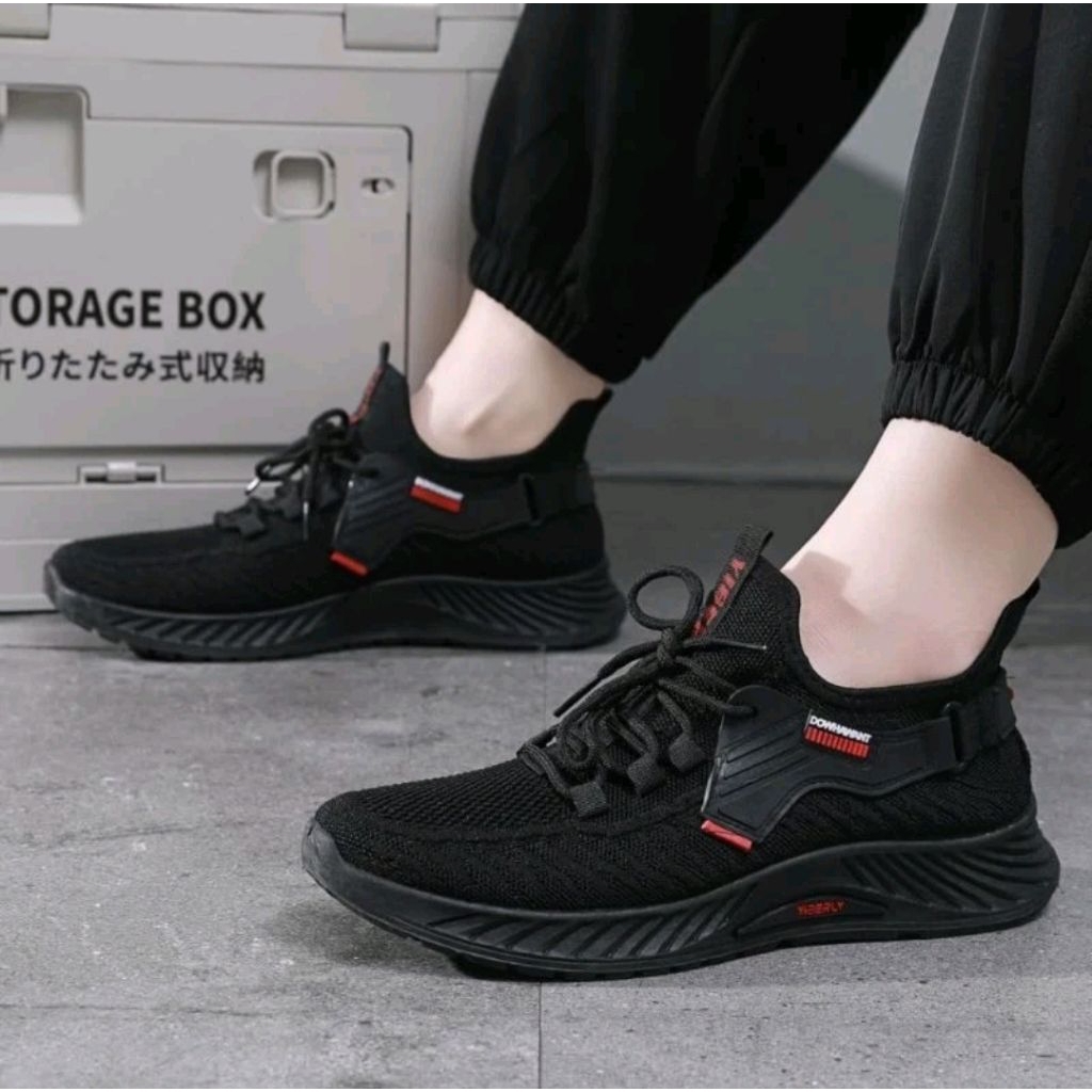 Yiberly sepatu running pria D19