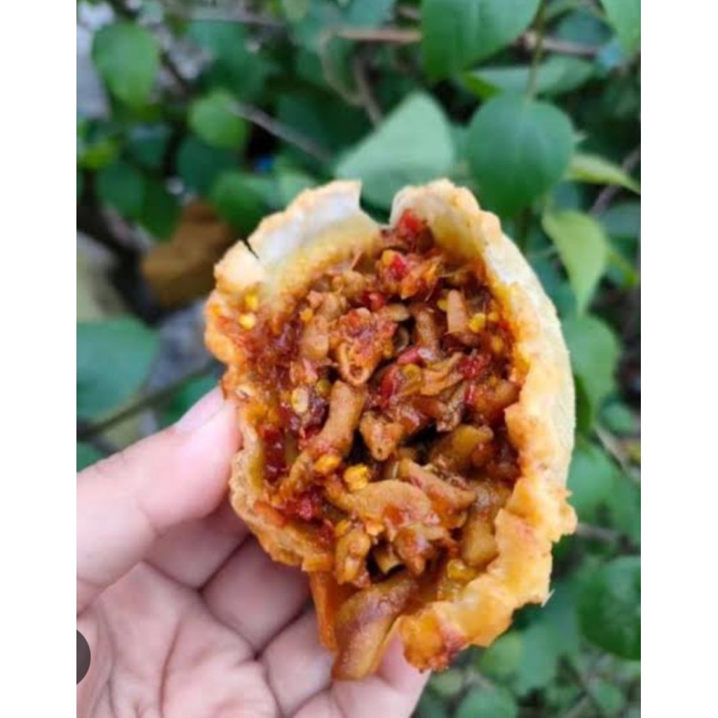 

cireng isi ayam suir.isi usus pedas.isi keju 1 pack isi 6 biji