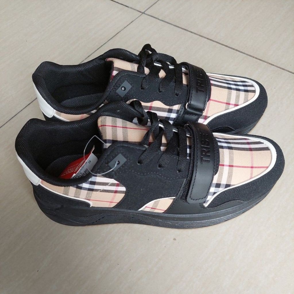 SEPATU SNEAKERS WANITA TRISET SIZE 39 BLACK HITAM PRELOVED PRELOVE (NBU)