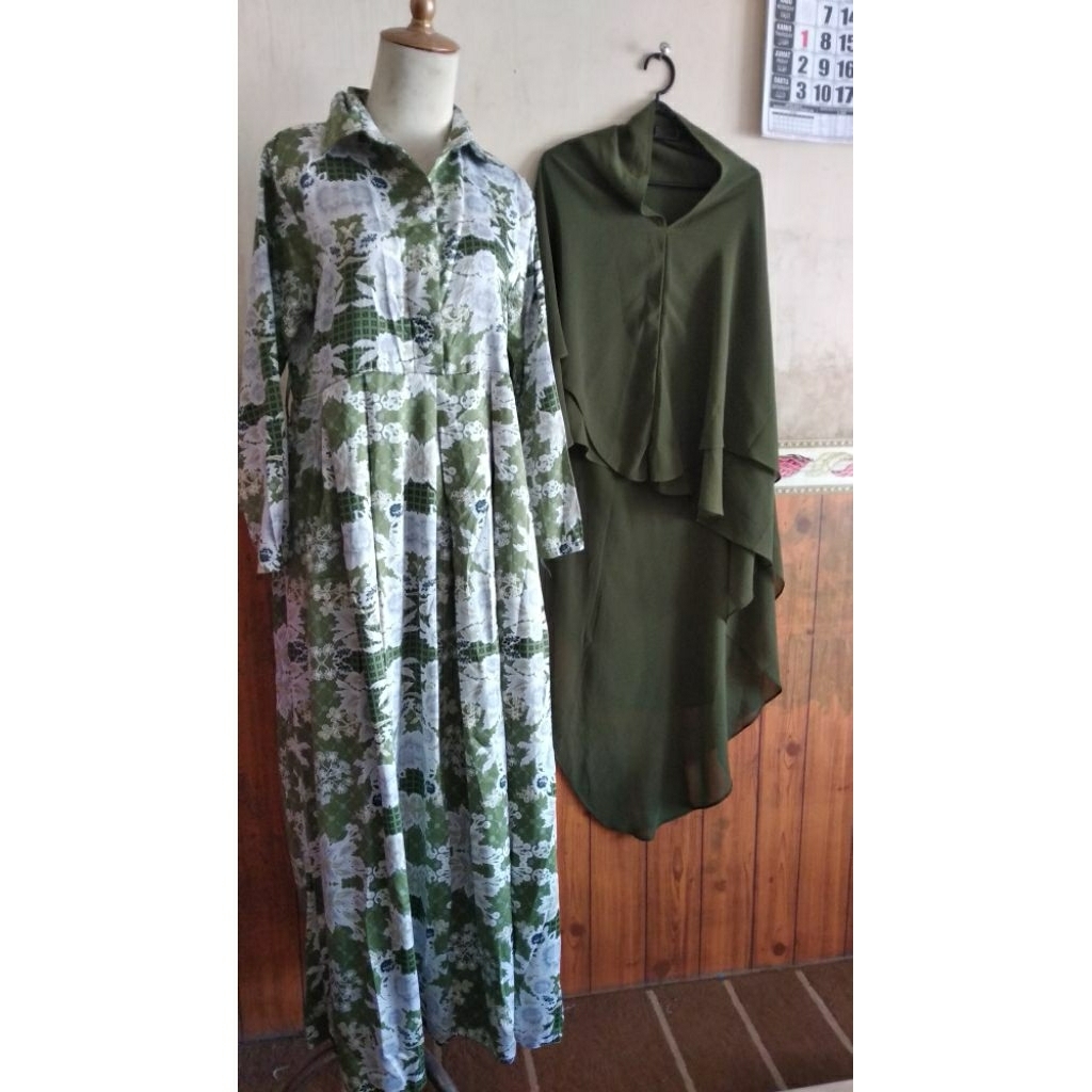 one set gamis bunga-bunga free belt+ hijab syar'i