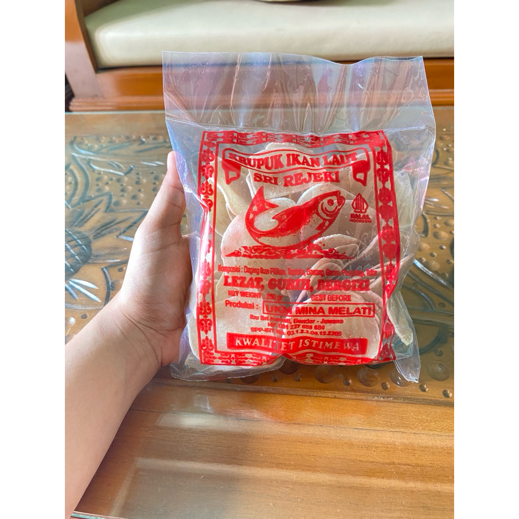 

Kerupuk ikan tengiri khas juwana