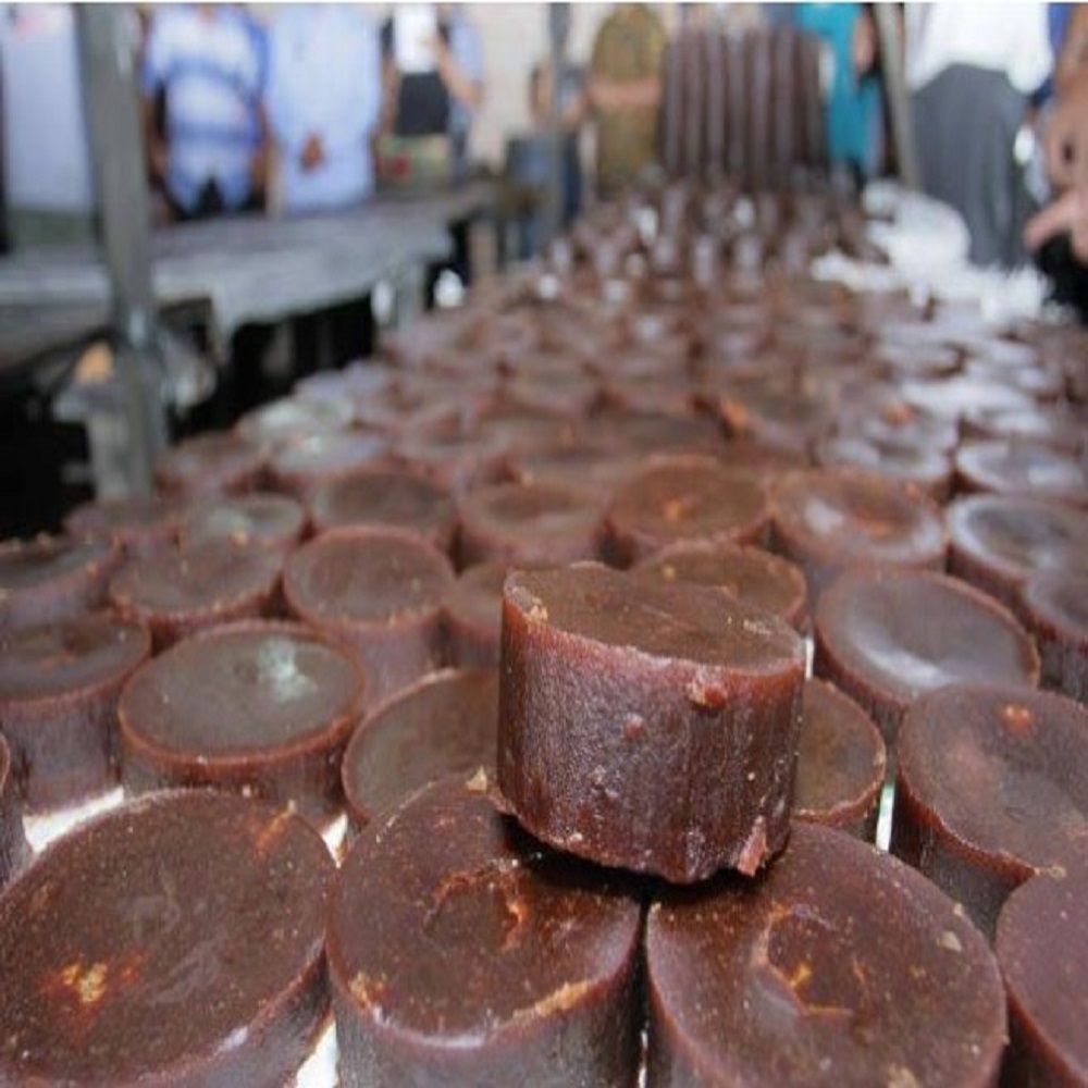 

Gula Aren / Kawung Bungkus Daun 500 Gram Kering 100% Asli