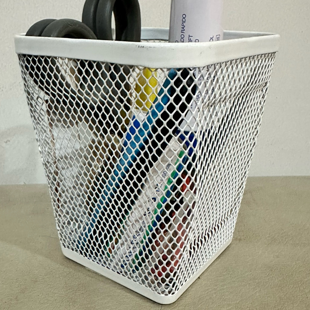 

Tempat Pensil Pulpen Dronjons