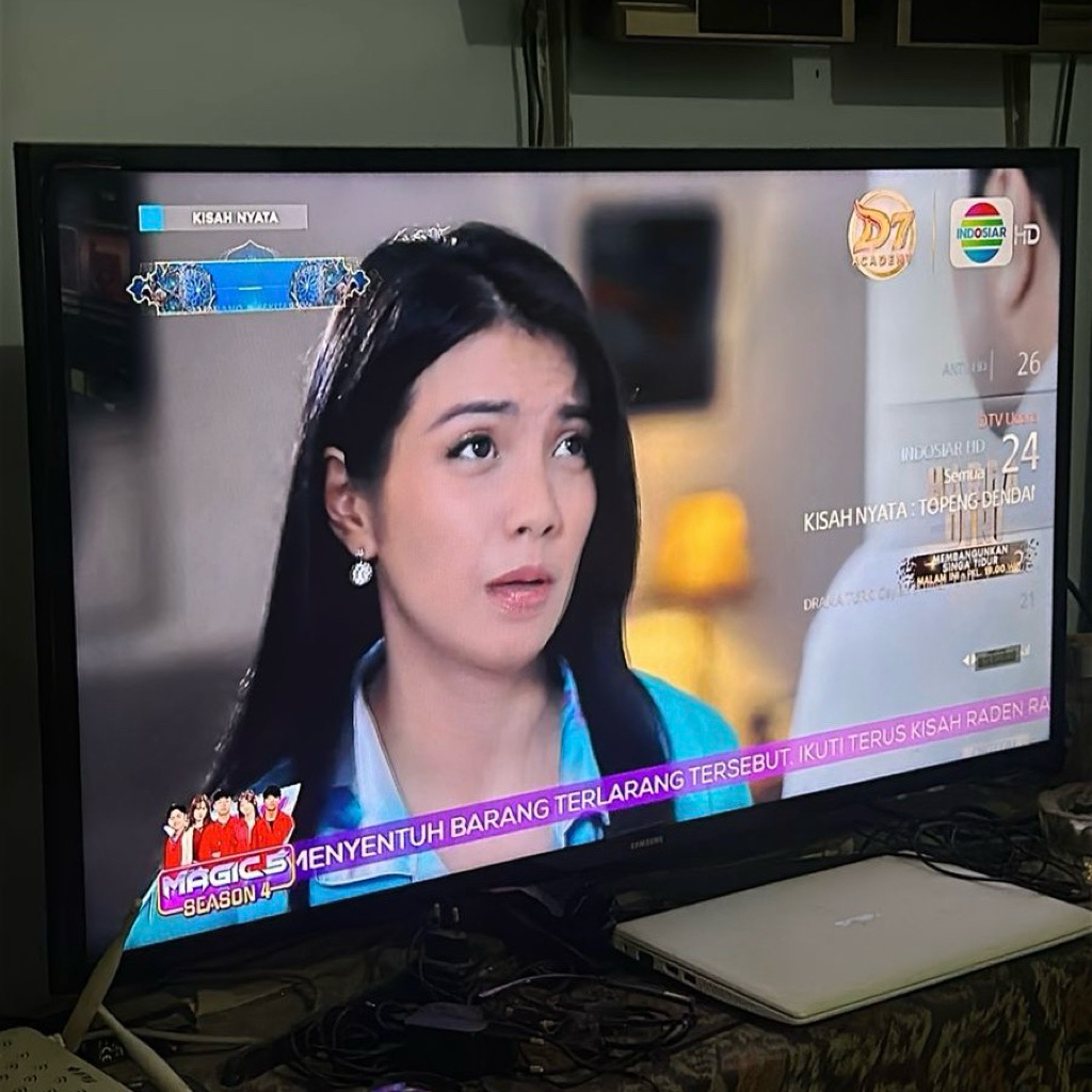 samsung 40 inch UHD smart tv