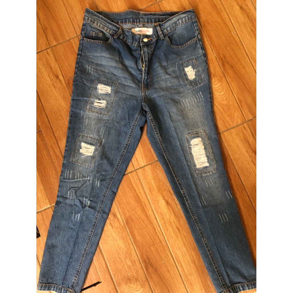 rubylicious ripped jeans preloved