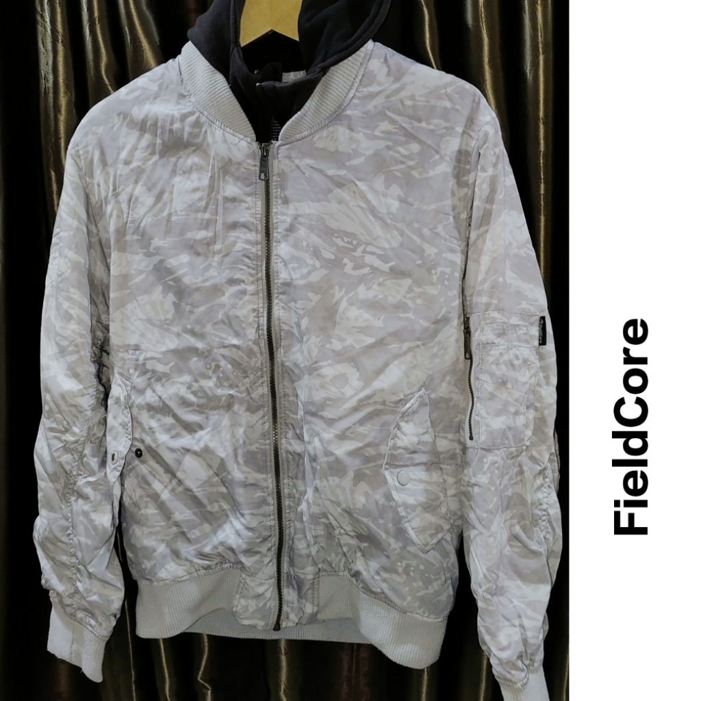 Hoodie semi outdoor fieldcore bahan mewah