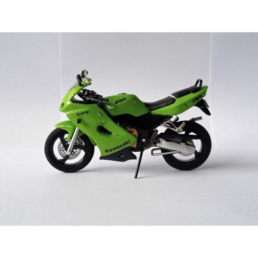 Miniatur Motor Kawasaki Ninja RR hijau mainan koleksi skala 18 Minimo