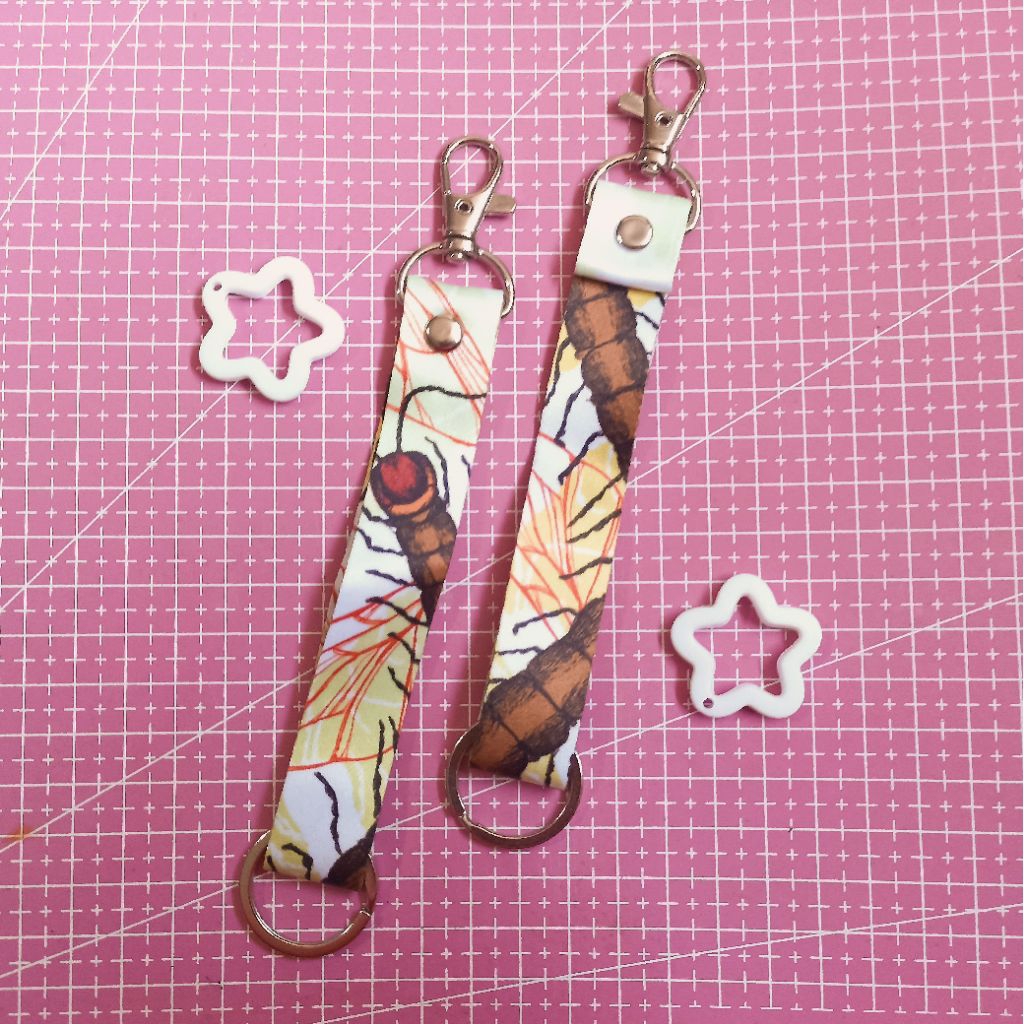 

[ORIGINAL] Centipede Lanyard