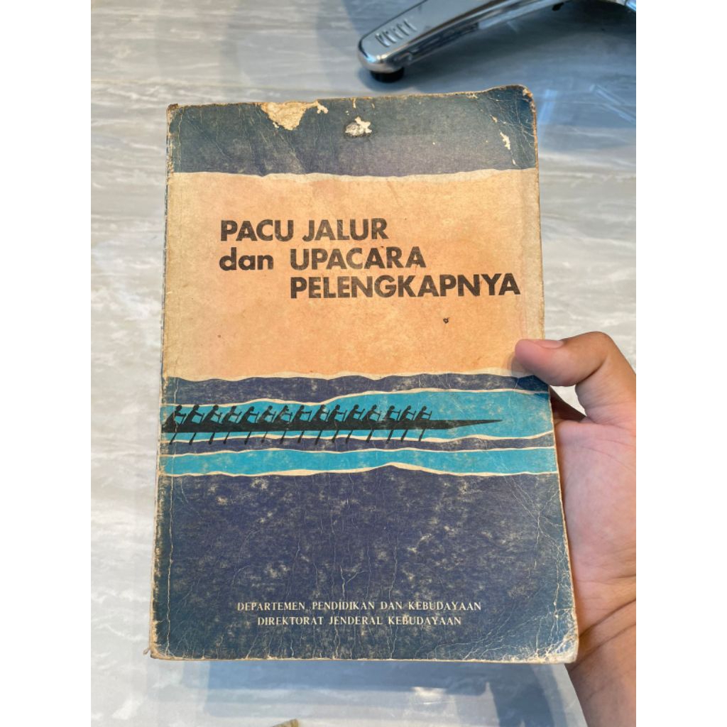 Pacu Jalur dan Upacara Pelengkapnya
