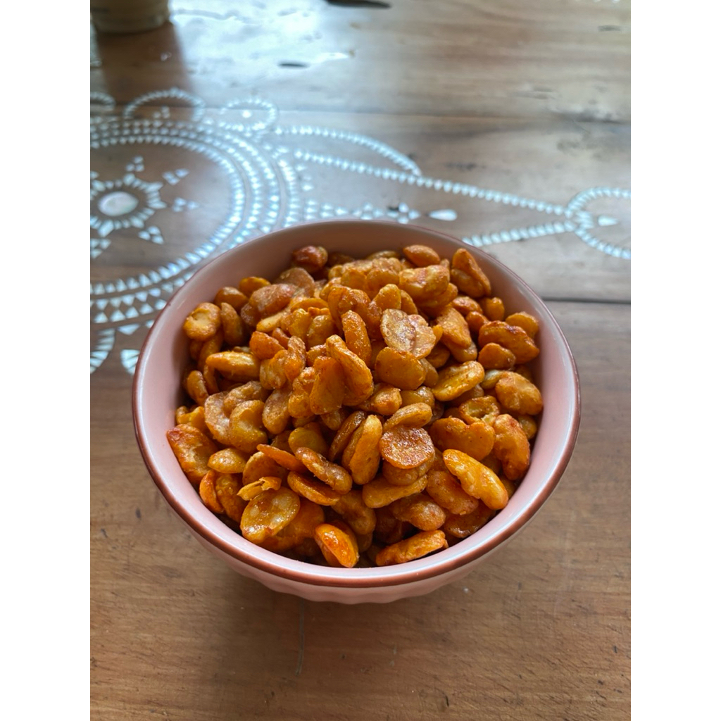 

KACANG KORO PEDAS BALADO 250GR / KACANG KORO KUPAS / KACANG KORO PEDAS MANIS