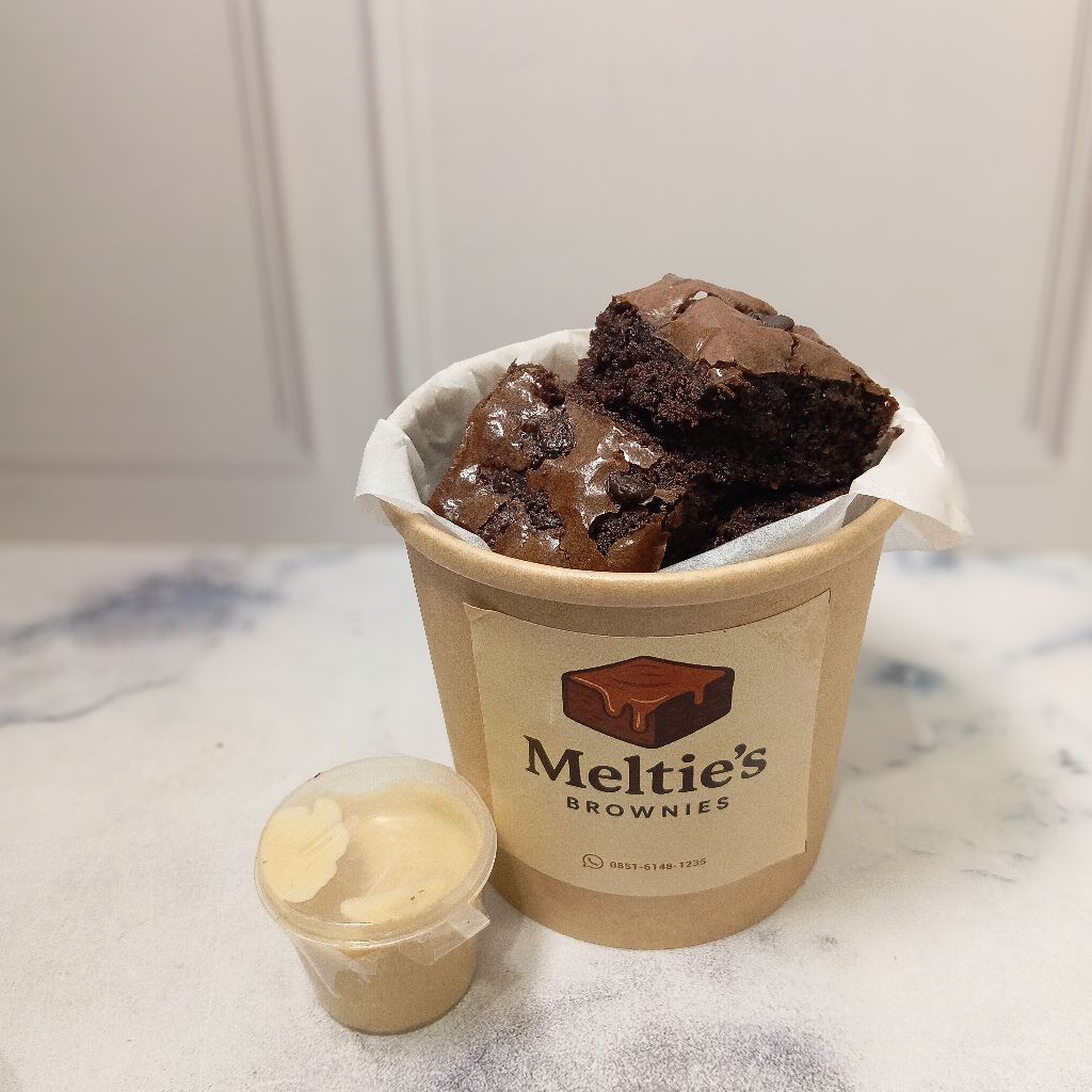 

(PROMO) Fudgy Brownies Cup //(FREE SAUCE)//12 oz