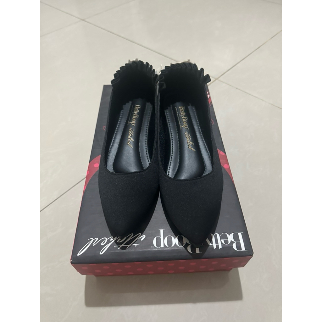 [Preloved] ITTAHERL Betty Boop Flat Shoes Wanita - Black