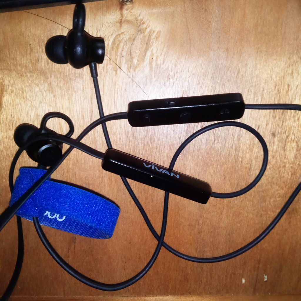 SUPER BASS WIRELESS HEADSET VIVAN S15 TERMURAH