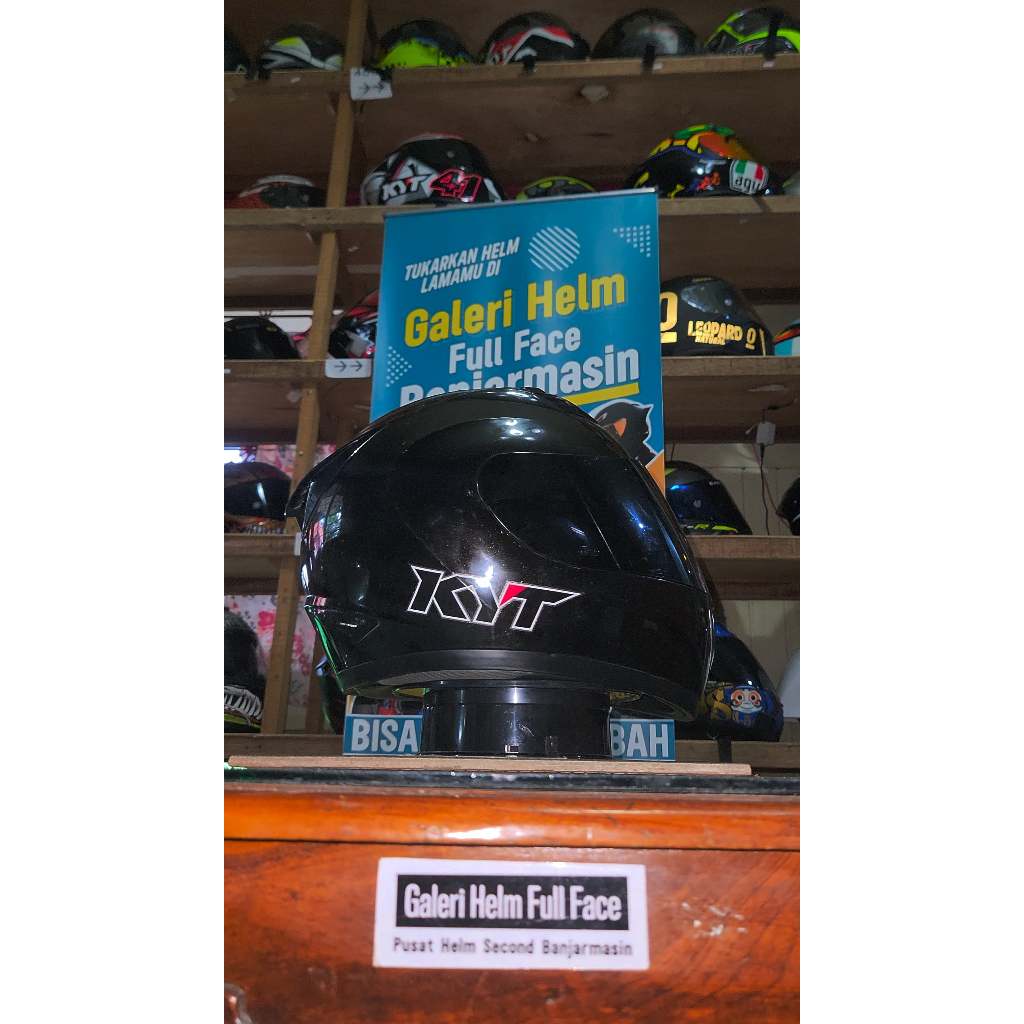 KYT R-10 SOLID PLAIN BLACK GLOSSY